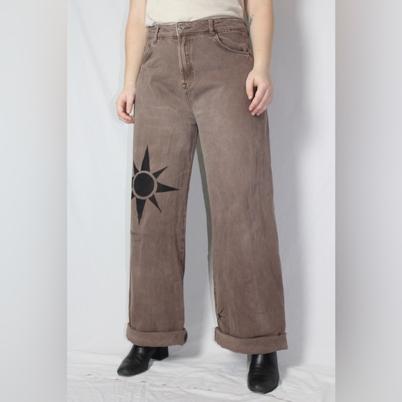 Wide Leg High Rise Brown Jeans with black sun design - Picture 10 of 10